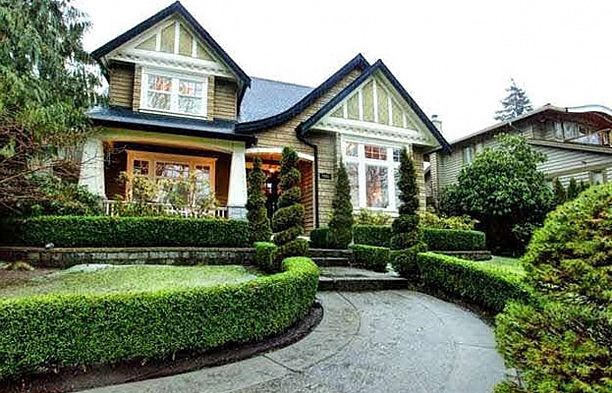 2655 W 37th Avenue MacKenzie Heights