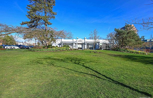 201 2105 W 42nd Avenue Kerrisdale