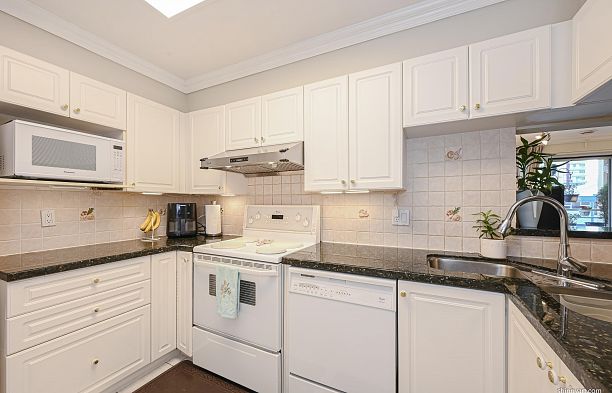 201 2105 W 42nd Avenue Kerrisdale