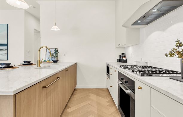 1 2043 W 45th Avenue Kerrisdale