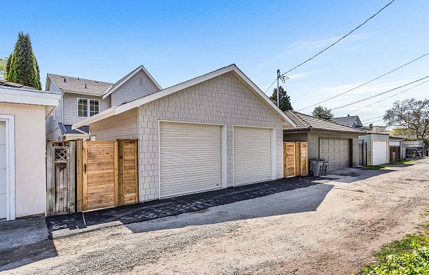 1 2043 W 45th Avenue Kerrisdale
