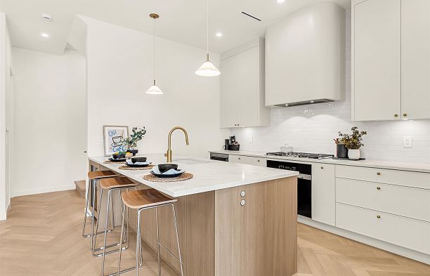 1 2043 W 45th Avenue Kerrisdale