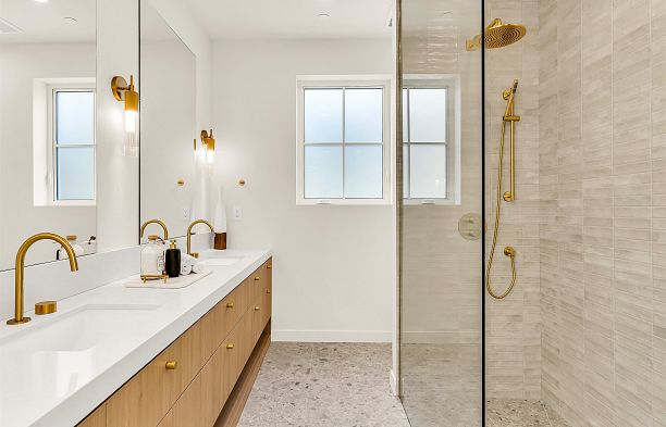 1 2043 W 45th Avenue Kerrisdale