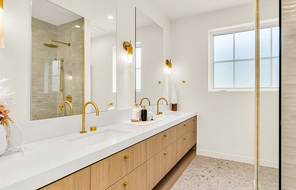 1 2043 W 45th Avenue Kerrisdale