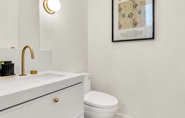 1 2043 W 45th Avenue Kerrisdale