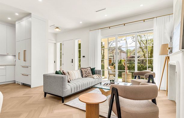 1 2043 W 45th Avenue Kerrisdale