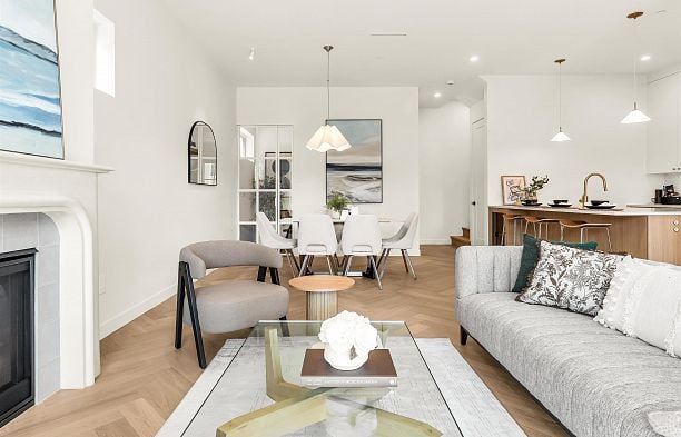 1 2043 W 45th Avenue Kerrisdale