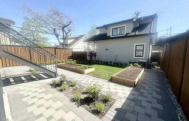 W 45TH AVE, Vancouver BC V5Y 2W1 Oakridge VW