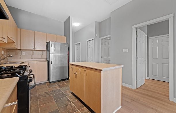 102 2102 W 38th Avenue Kerrisdale
