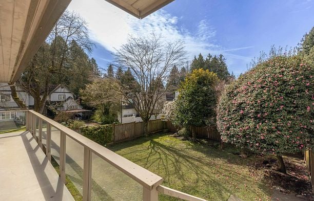 6297 Mackenzie Street Kerrisdale