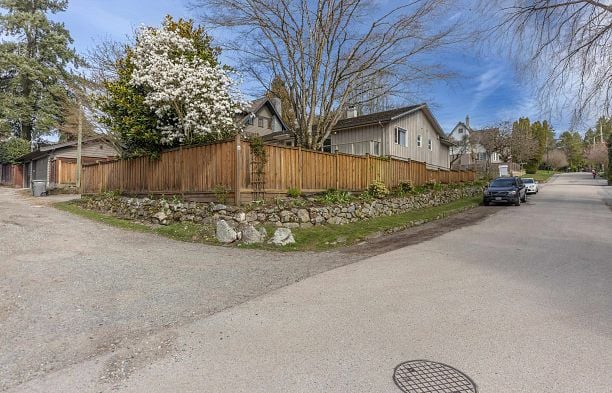 6297 Mackenzie Street Kerrisdale