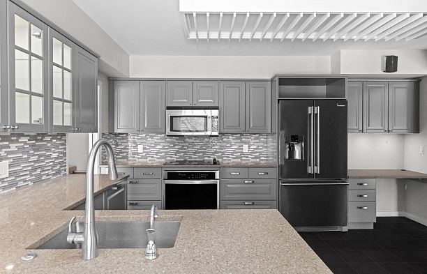 6297 Mackenzie Street Kerrisdale