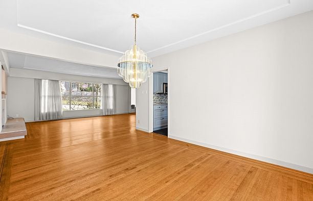 6297 Mackenzie Street Kerrisdale