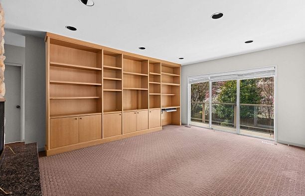 6297 Mackenzie Street Kerrisdale