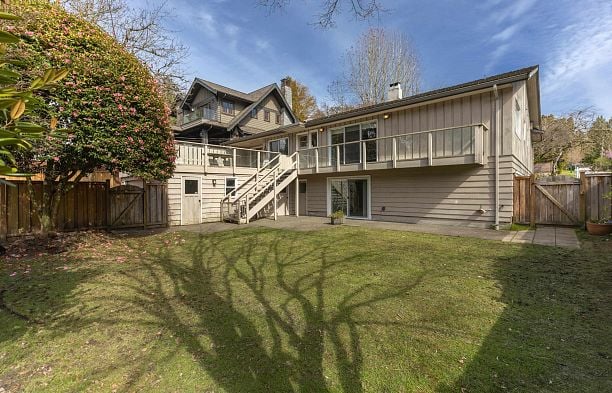 6297 Mackenzie Street Kerrisdale