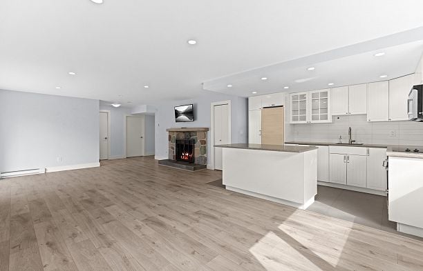 6297 Mackenzie Street Kerrisdale