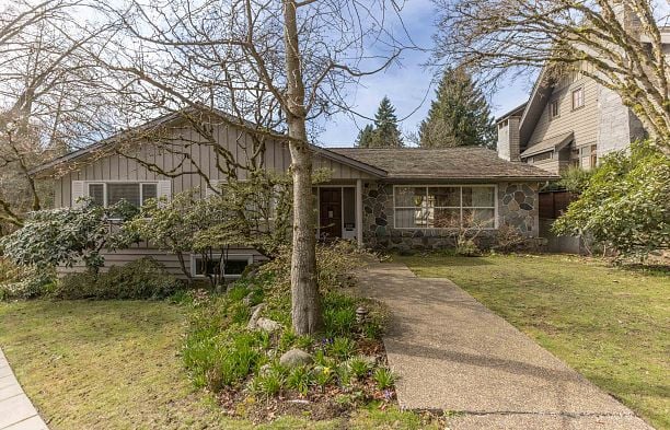 6297 Mackenzie Street Kerrisdale