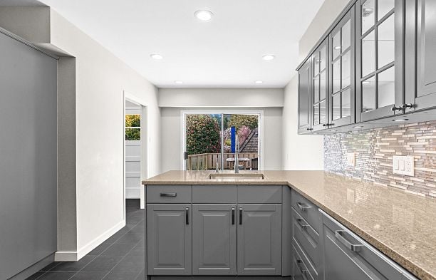 6297 Mackenzie Street Kerrisdale