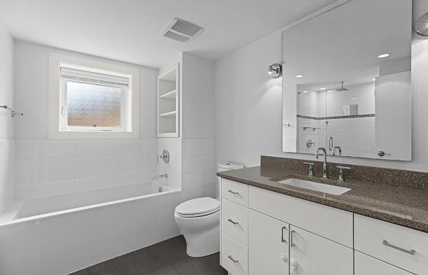 6297 Mackenzie Street Kerrisdale
