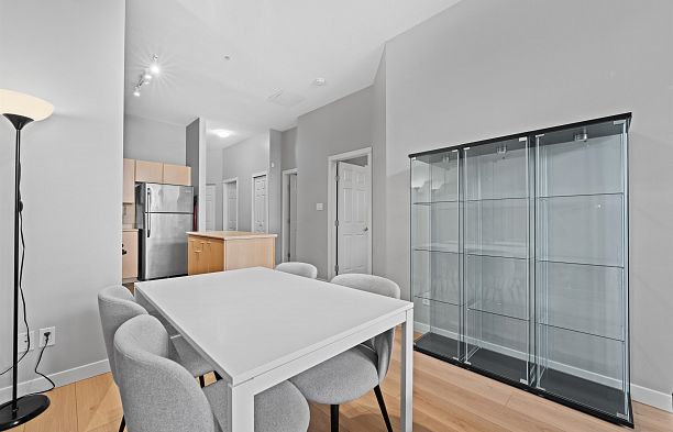 102 2102 W 38th Avenue Kerrisdale