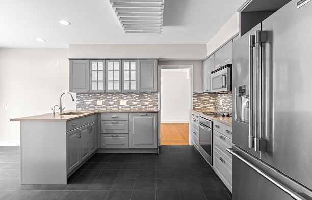 6297 Mackenzie Street Kerrisdale