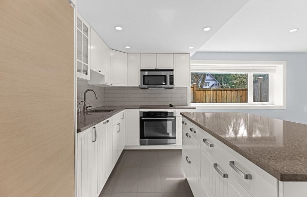 6297 Mackenzie Street Kerrisdale