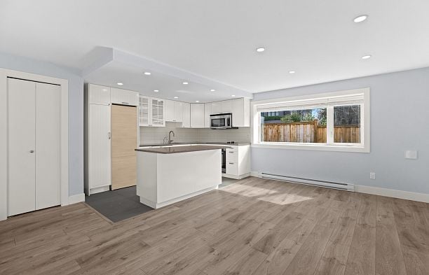 6297 Mackenzie Street Kerrisdale