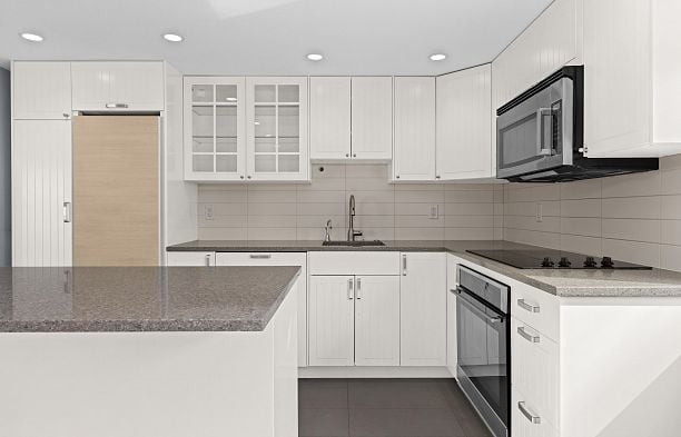 6297 Mackenzie Street Kerrisdale