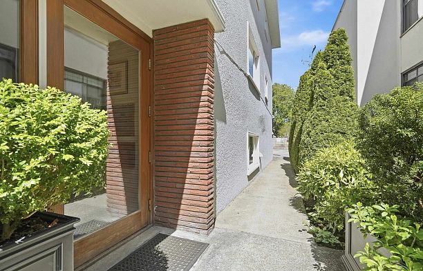 8 2255 W 40th Avenue Kerrisdale