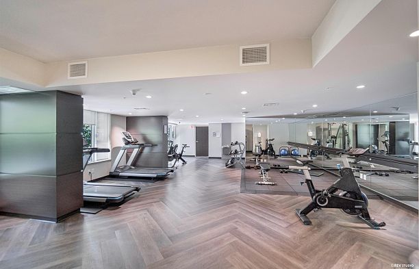 506 1571 W 57th Avenue South Granville