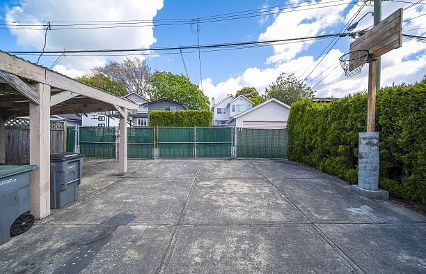 1623 W 66th Avenue S.W. Marine
