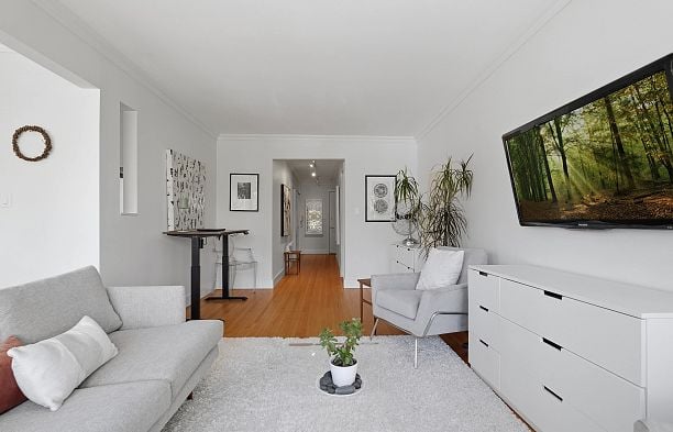 8 2255 W 40th Avenue Kerrisdale