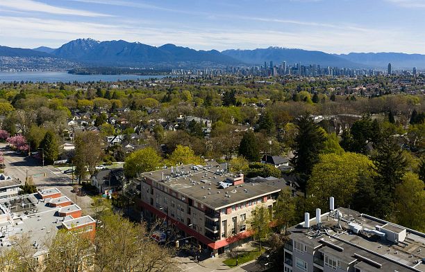 201 3595 W 26th Avenue Dunbar