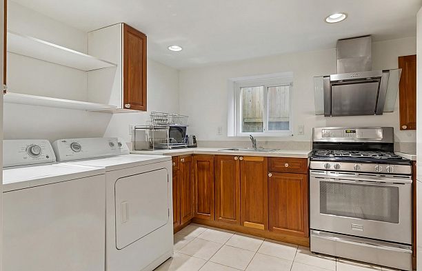 2907 W 30th Avenue MacKenzie Heights
