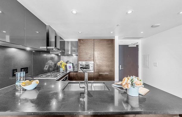 506 1571 W 57th Avenue South Granville
