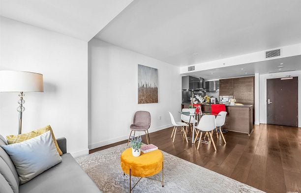 506 1571 W 57th Avenue South Granville