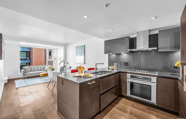 506 1571 W 57th Avenue South Granville