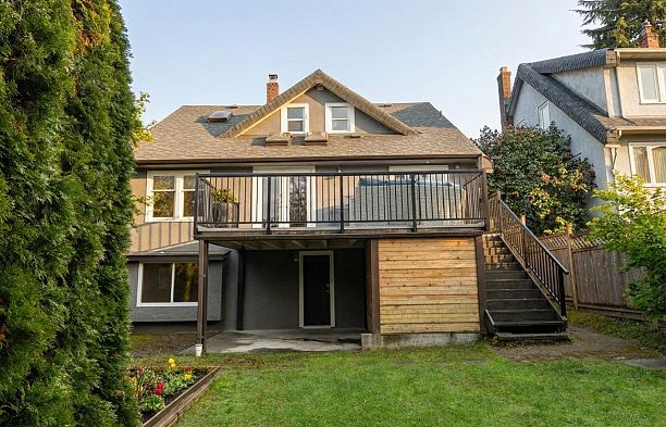 2907 W 30th Avenue MacKenzie Heights
