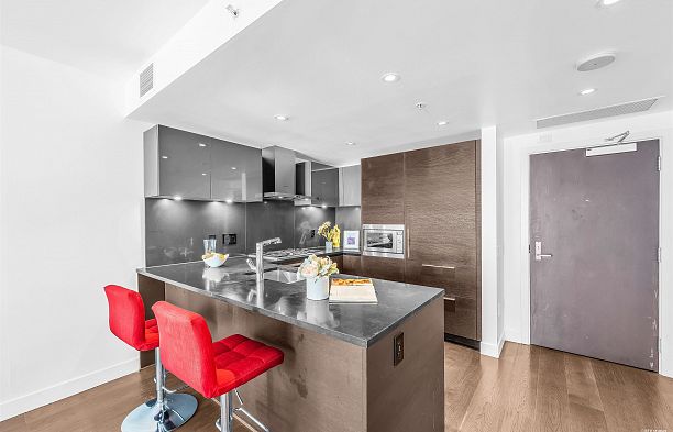 506 1571 W 57th Avenue South Granville