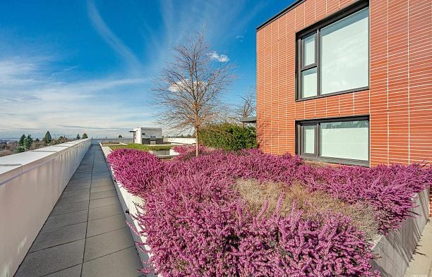 506 1571 W 57th Avenue South Granville