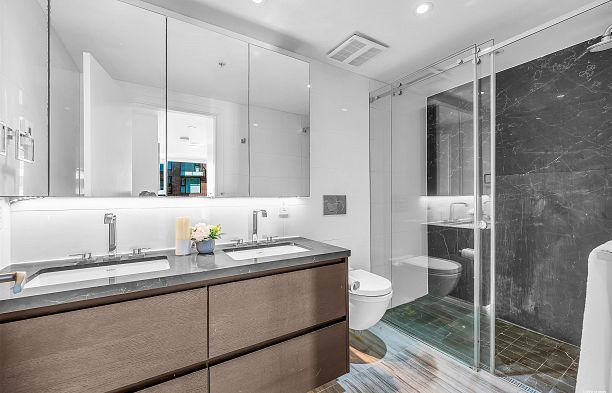 506 1571 W 57th Avenue South Granville