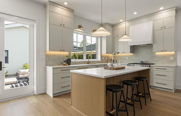 2 2848 W 19th Avenue Arbutus