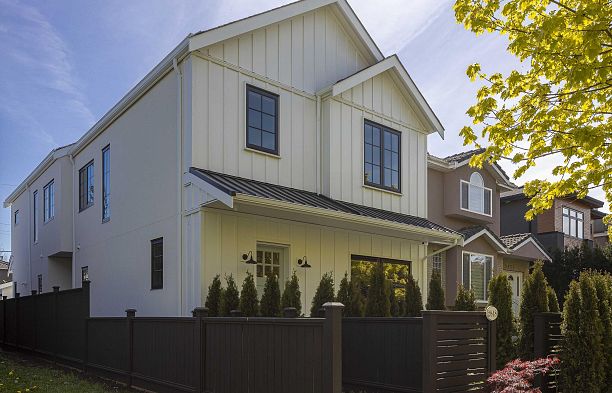 2 2848 W 19th Avenue Arbutus