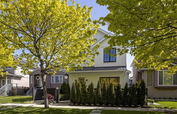 1 2848 W 19th Avenue Arbutus