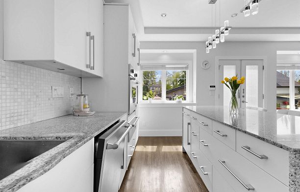1 2922 W 41st Avenue Kerrisdale
