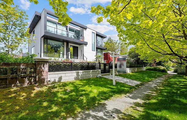 3823 W 51st Avenue Southlands