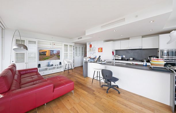1703 8588 Cornish Street S.W. Marine