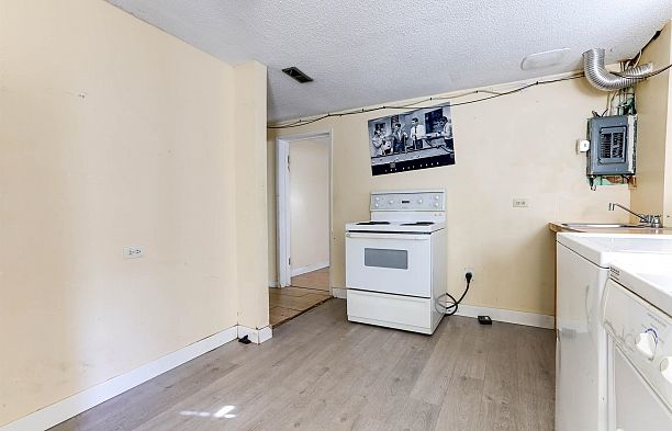 1479 W 57th Avenue South Granville