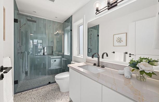 679 W 18th Avenue Cambie
