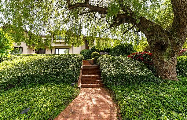 2296 W 32nd Avenue Quilchena